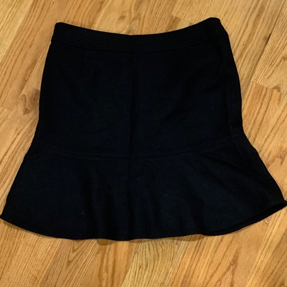 Gap skirt